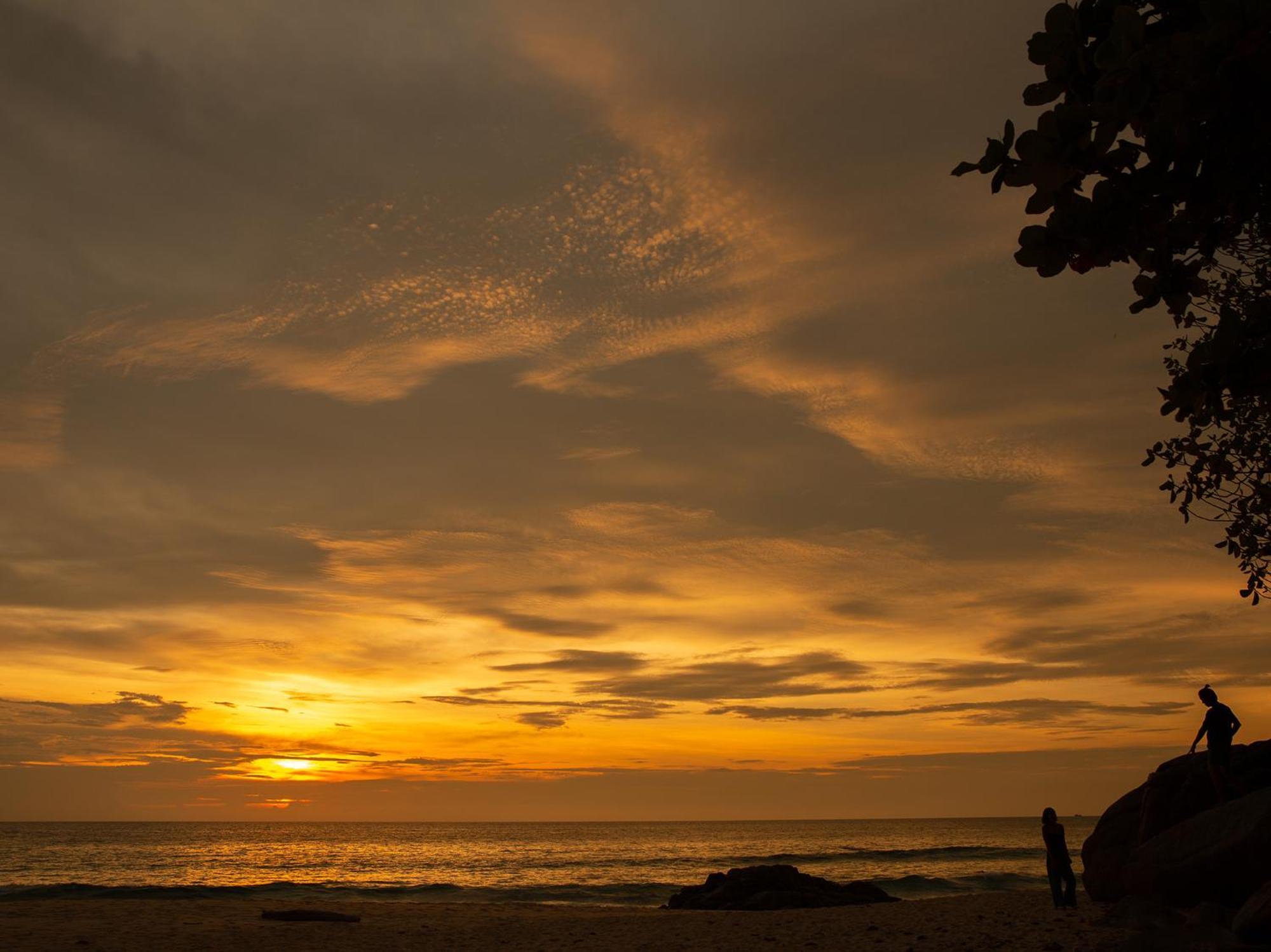 Malaiwana Residences Nai Thon Bagian luar foto