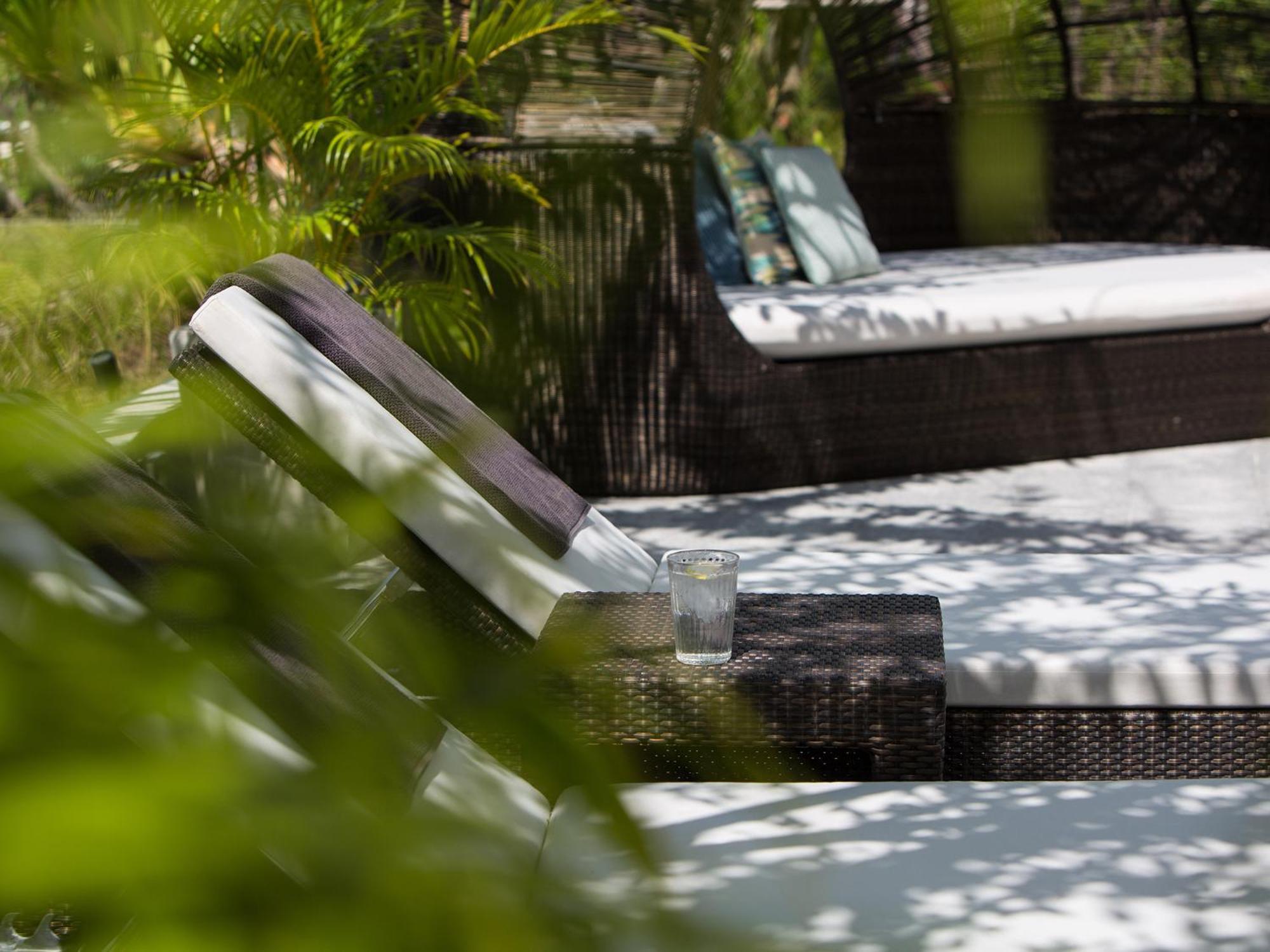 Malaiwana Residences Nai Thon Bagian luar foto